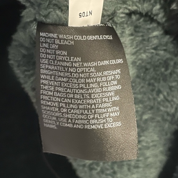 Dark green fluffy zip up jacket.​​​​​​ - Picture 5 of 6